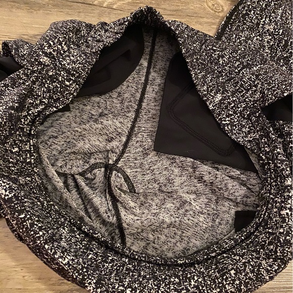 Black and White Lululemon Jet Pants - Picture 7 of 9